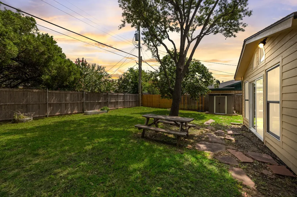 1305 Atlanta Drive Irving TX 75062
