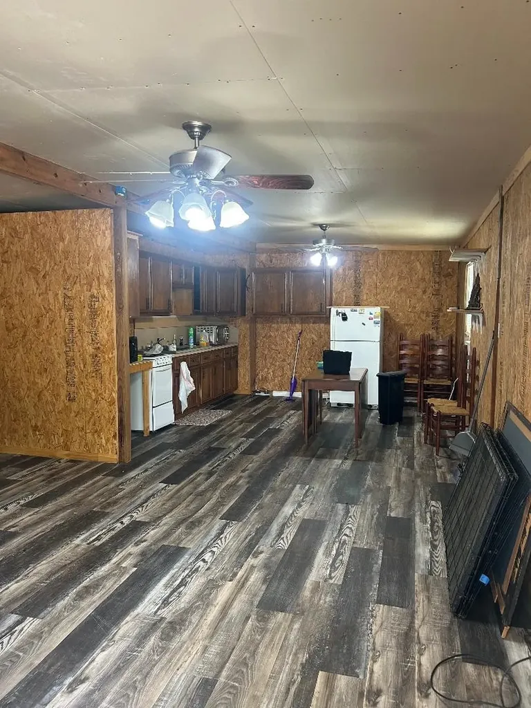 3175 Clater Powell Aquilla TX 76705