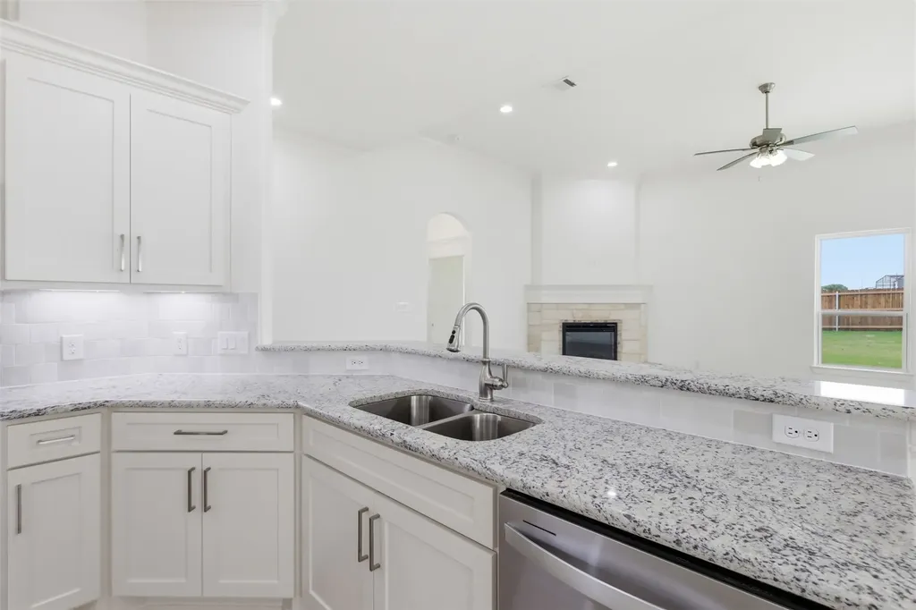 1512 Oleander Drive Tolar TX 76476