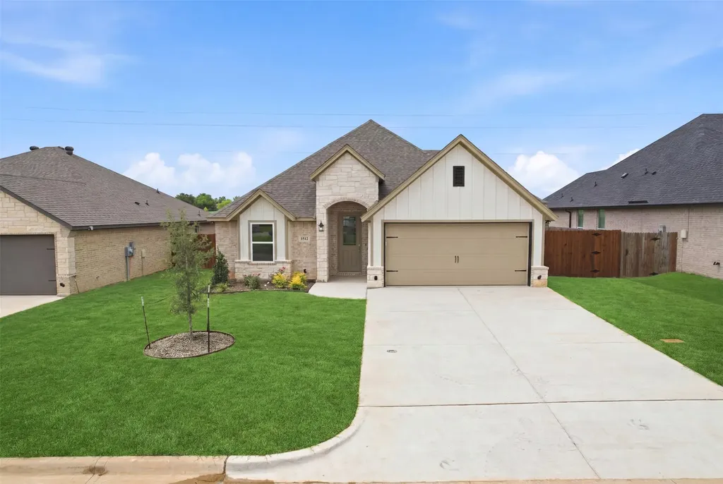 1512 Oleander Drive Tolar TX 76476