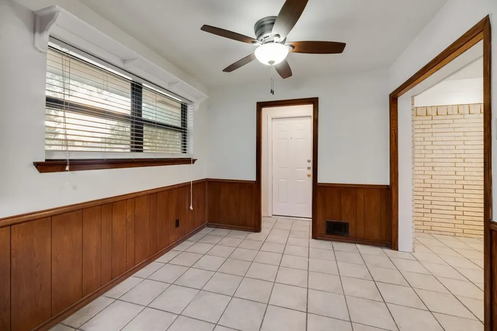 1817 Bardfield Avenue Garland TX 75041