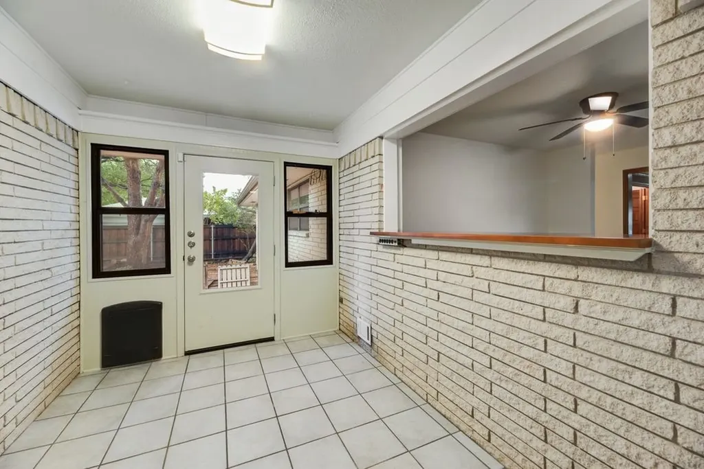 1817 Bardfield Avenue Garland TX 75041