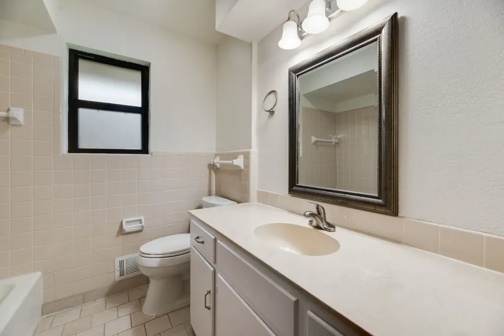 1817 Bardfield Avenue Garland TX 75041