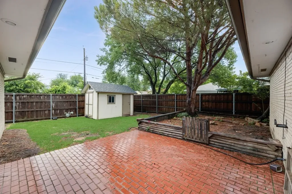 1817 Bardfield Avenue Garland TX 75041