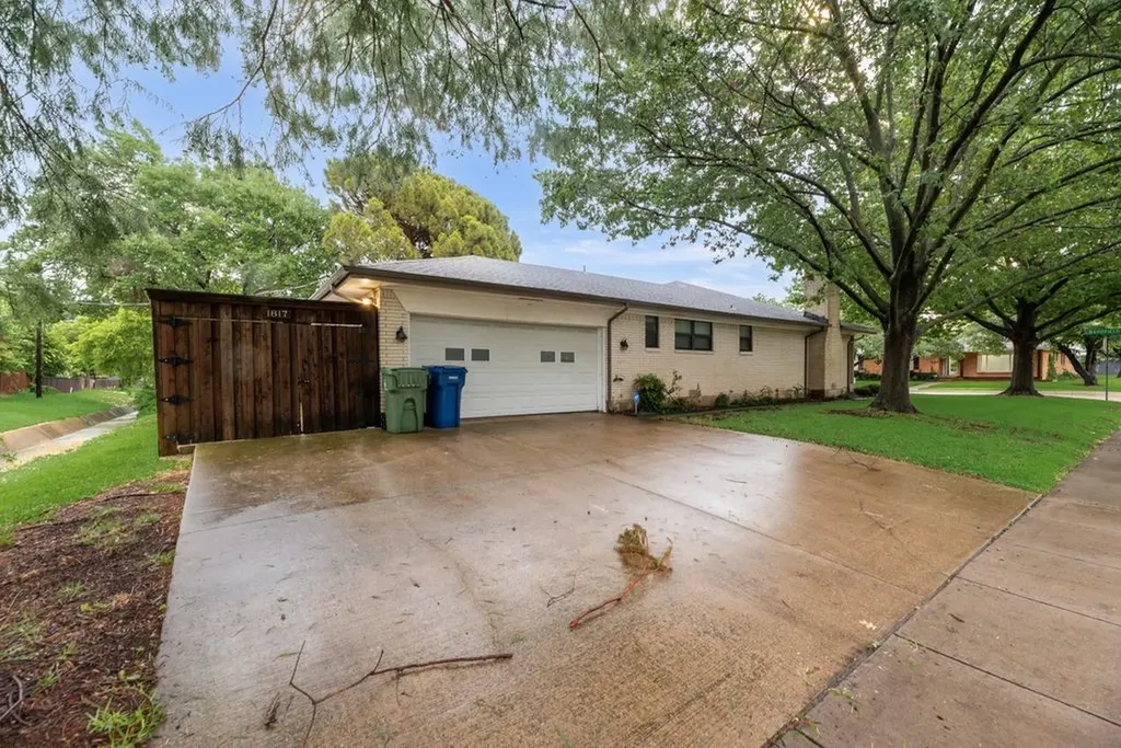 1817 Bardfield Avenue Garland TX 75041