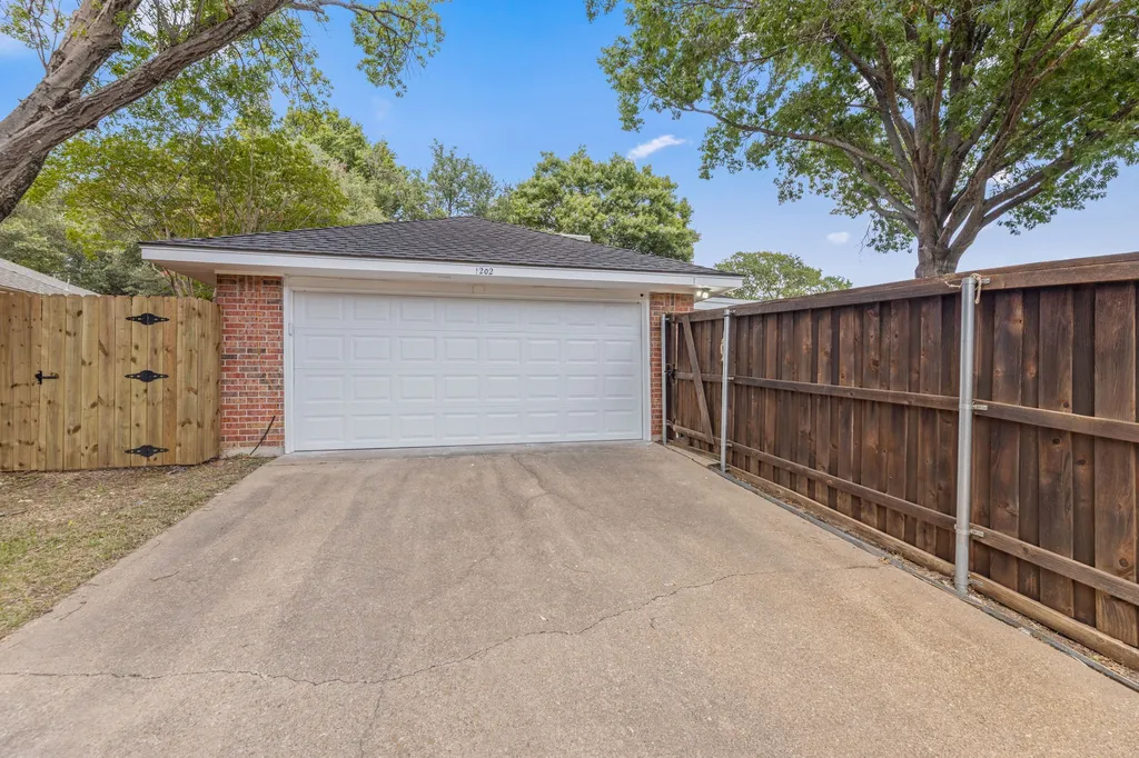 1202 Fawn Ridge Drive Duncanville TX 75137