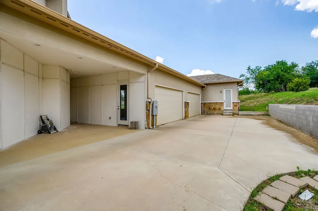 3124 Koscher Drive Grand Prairie TX 75104