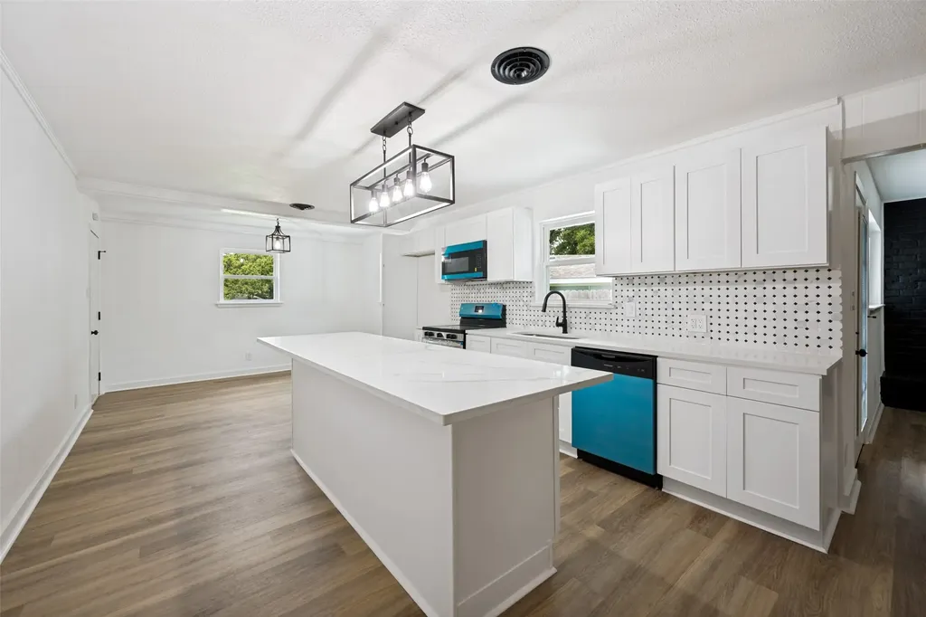 1112 Karla Drive Hurst TX 76053
