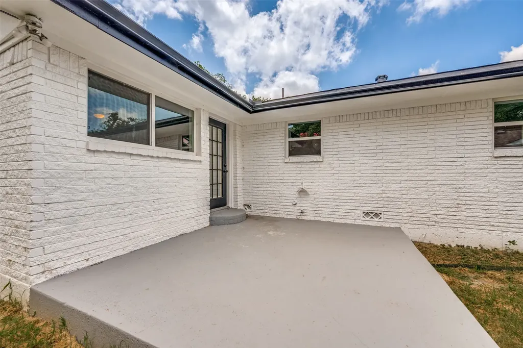 1112 Karla Drive Hurst TX 76053