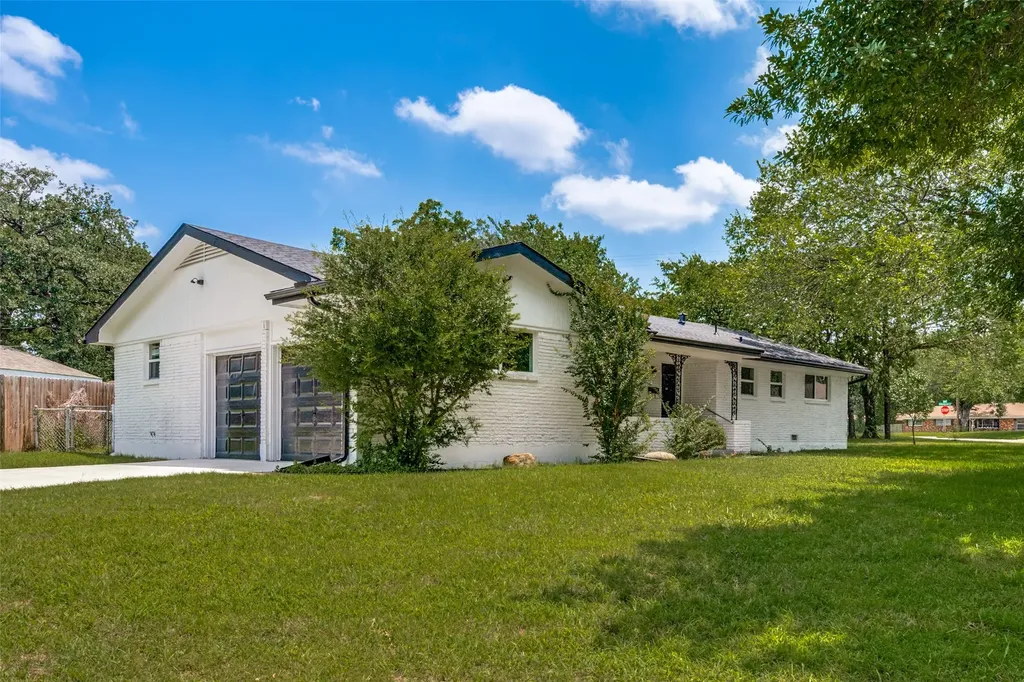 1112 Karla Drive Hurst TX 76053