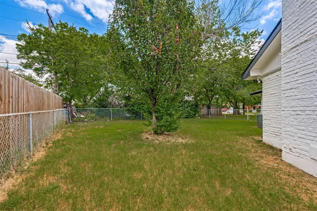 1112 Karla Drive Hurst TX 76053