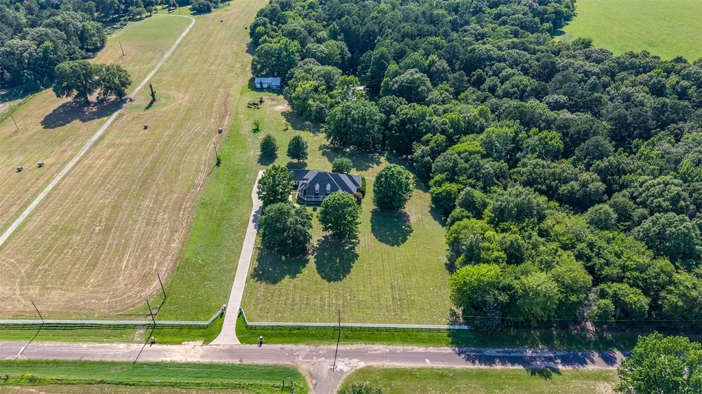 20388 County Road 150 Flint TX 75762