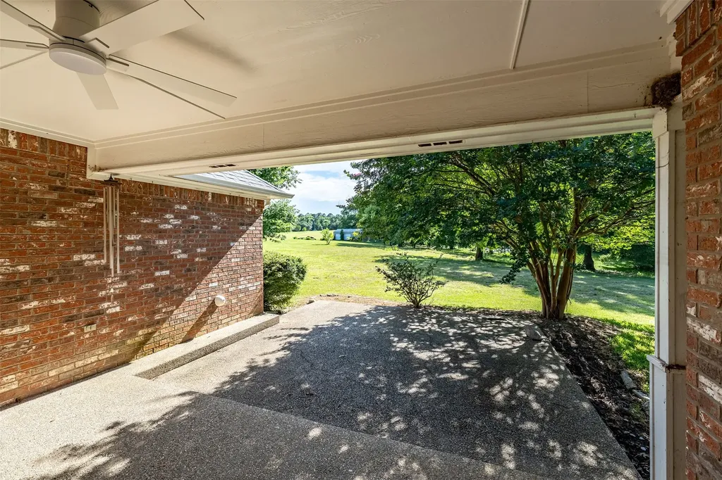 20388 County Road 150 Flint TX 75762