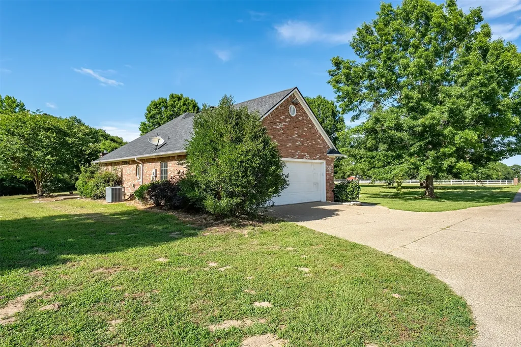 20388 County Road 150 Flint TX 75762