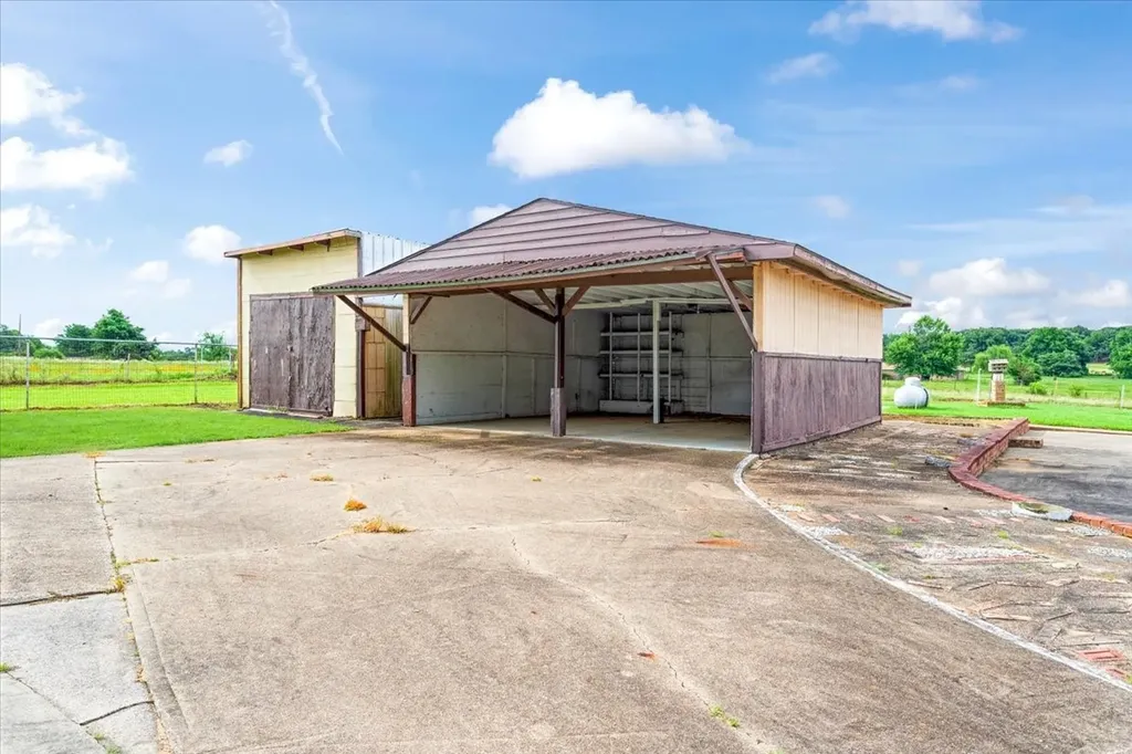 3472 Desvoignes Road Denison TX 75021