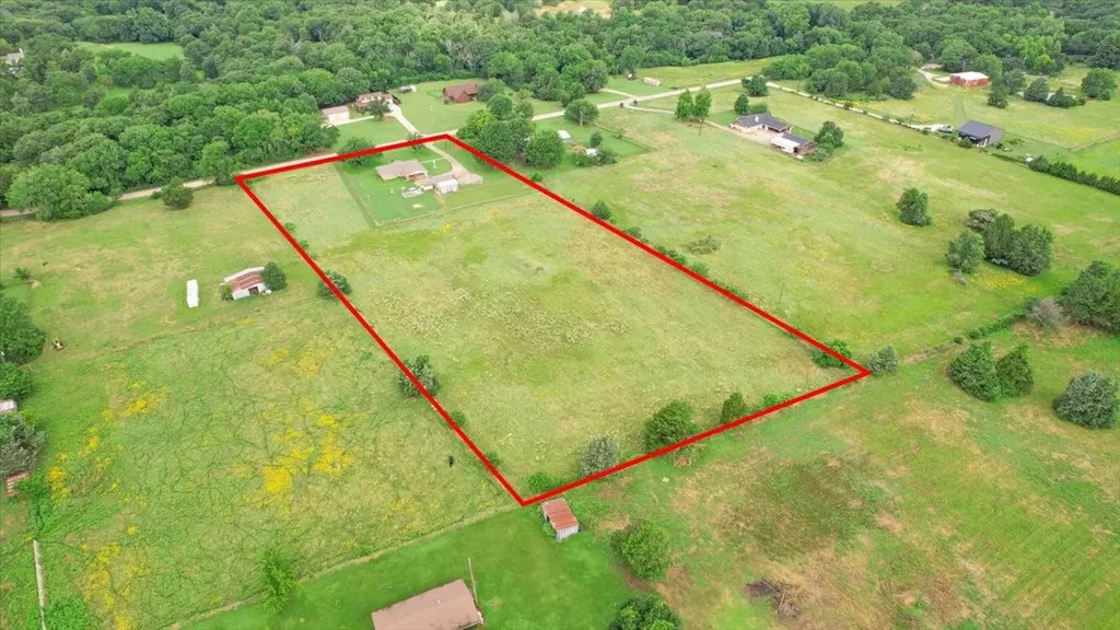 3472 Desvoignes Road Denison TX 75021