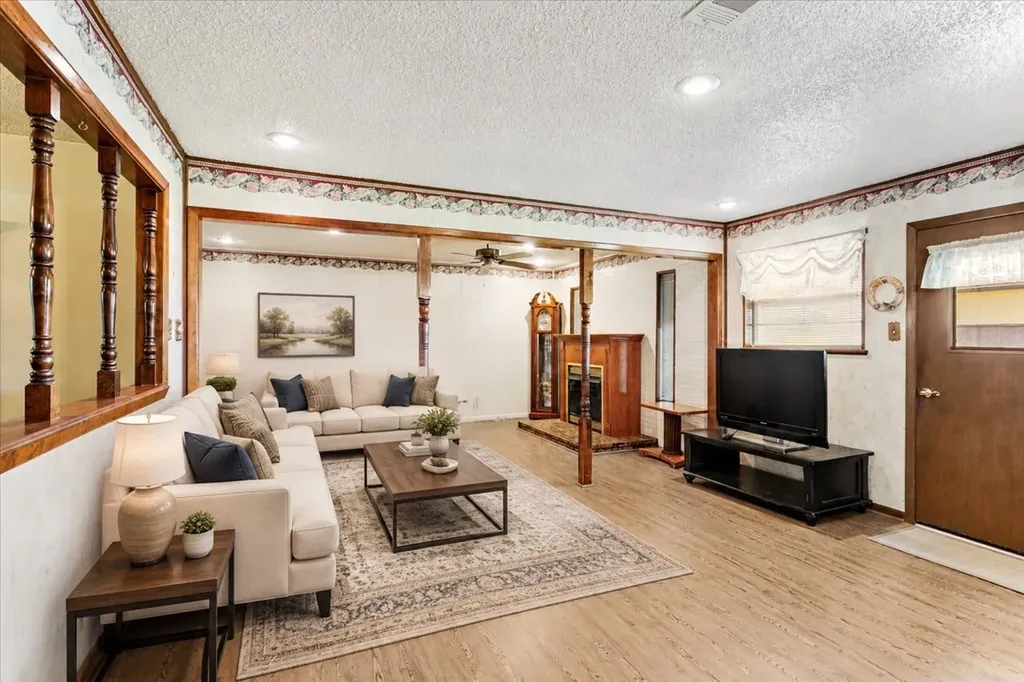 3472 Desvoignes Road Denison TX 75021