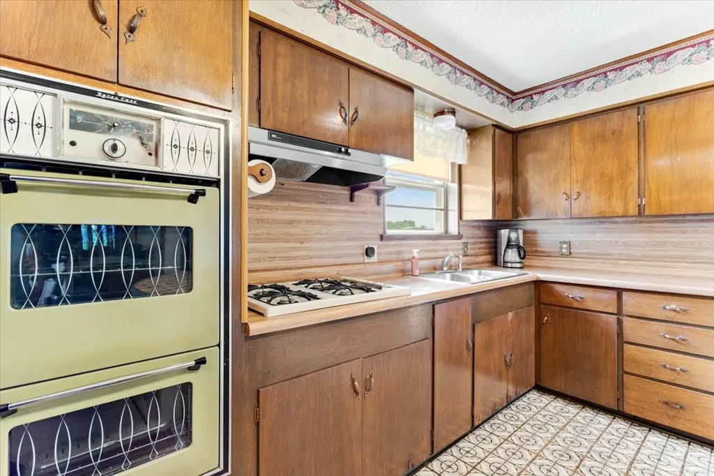 3472 Desvoignes Road Denison TX 75021