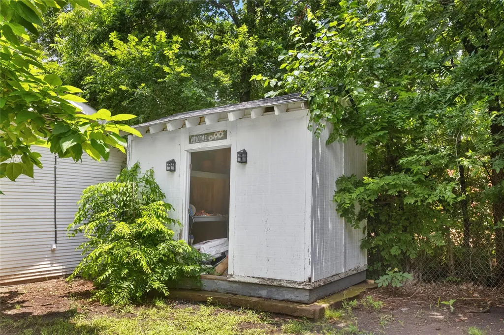 300 Hickory Street Honey Grove TX 75446