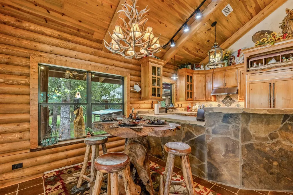 609 County Road 2421 Como TX 75431