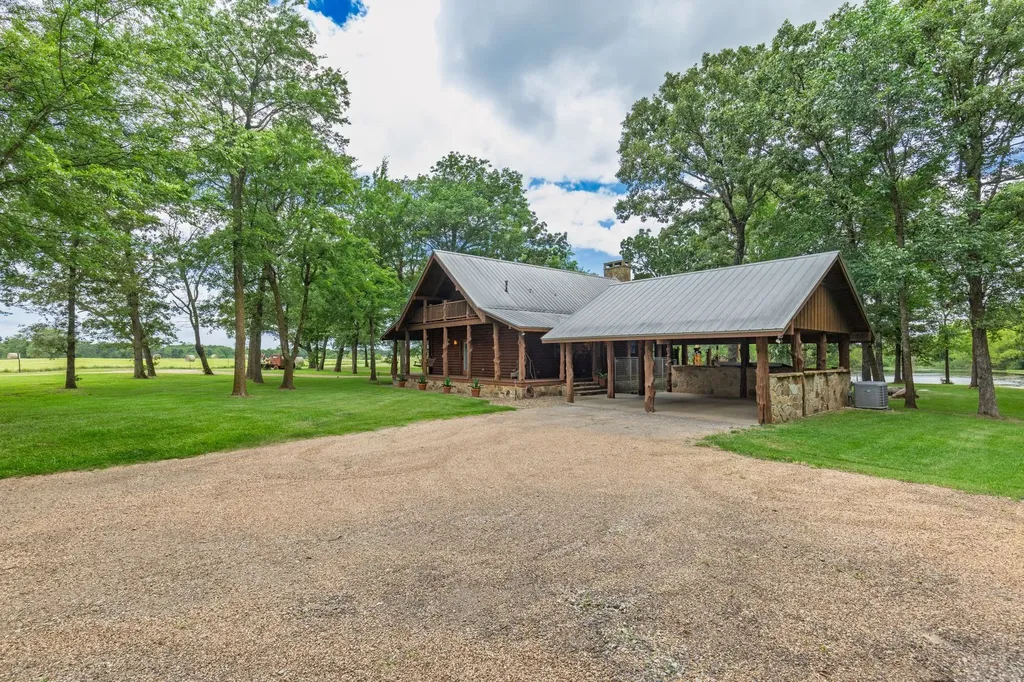 609 County Road 2421 Como TX 75431