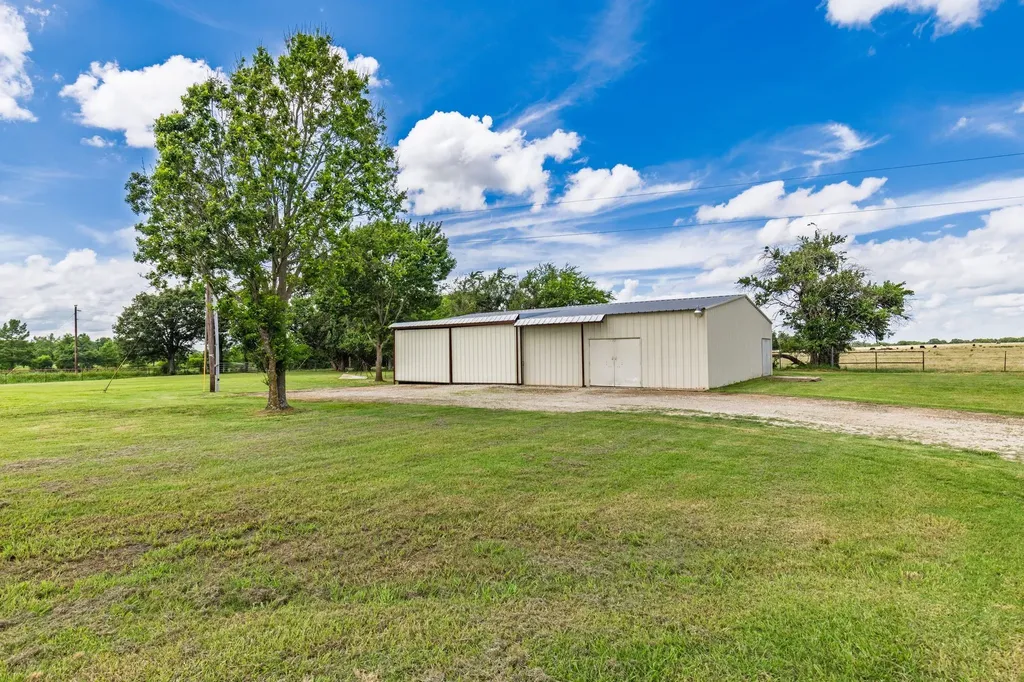 609 County Road 2421 Como TX 75431