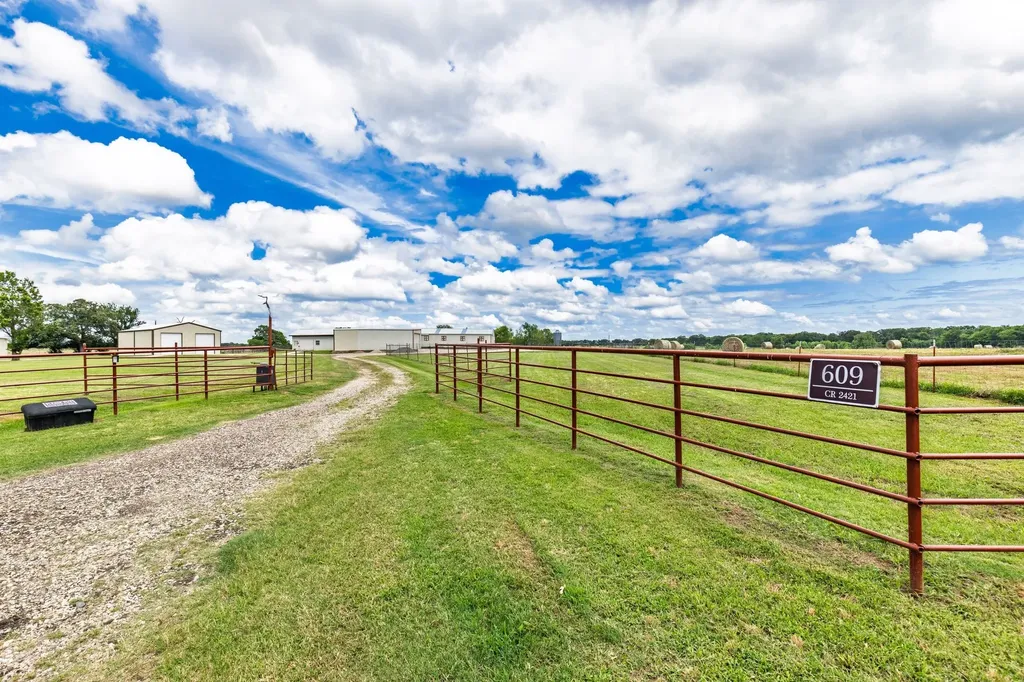 609 County Road 2421 Como TX 75431