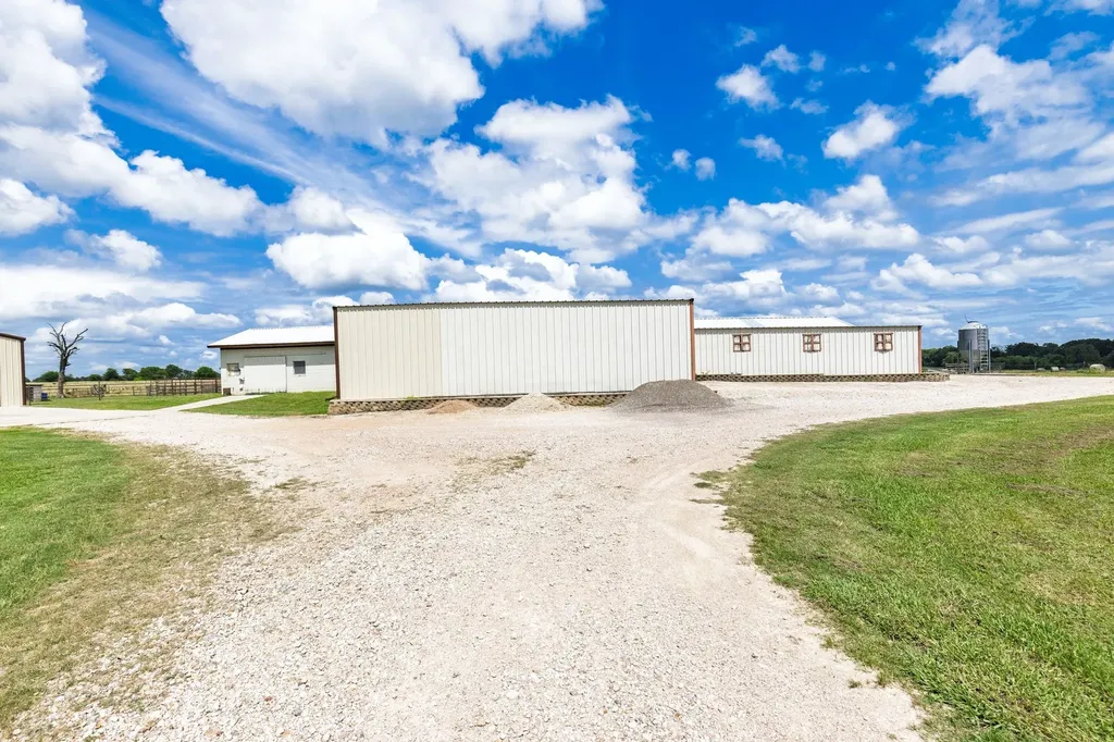 609 County Road 2421 Como TX 75431