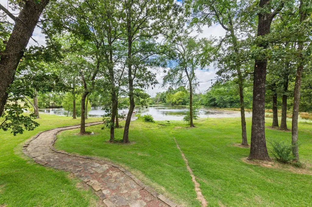 609 County Road 2421 Como TX 75431