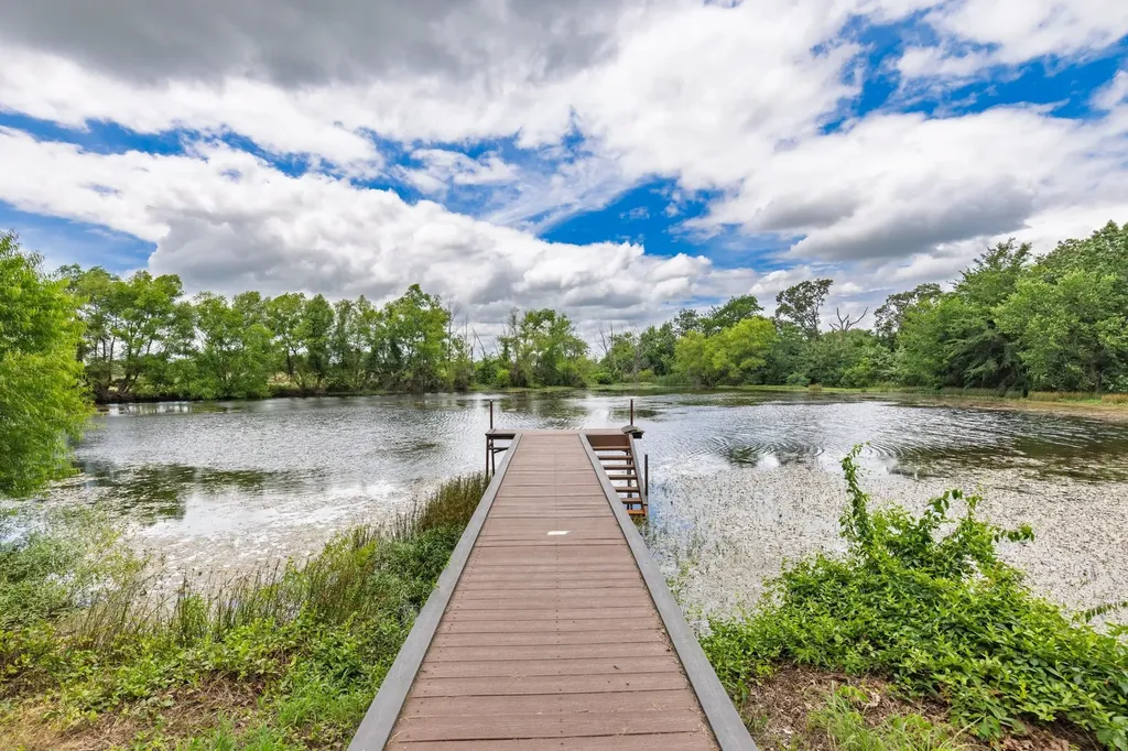 609 County Road 2421 Como TX 75431