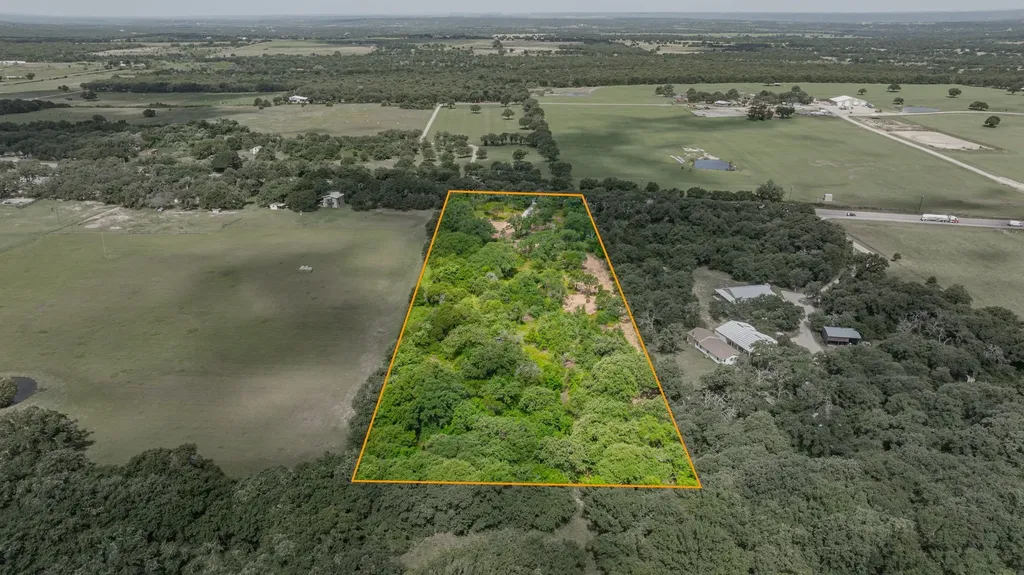 19715 S Highway 281 Santo TX 76472