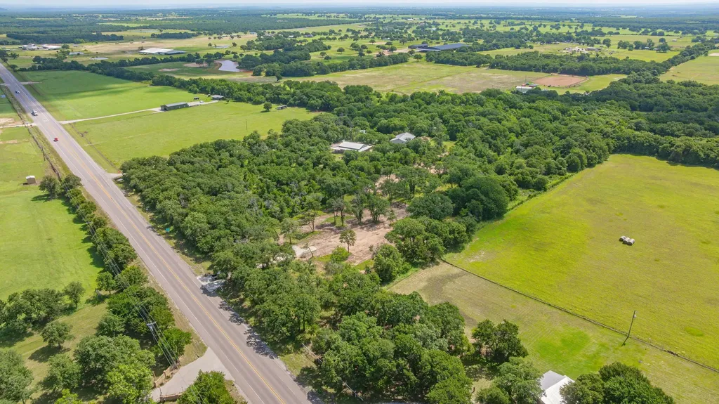 19715 S Highway 281 Santo TX 76472