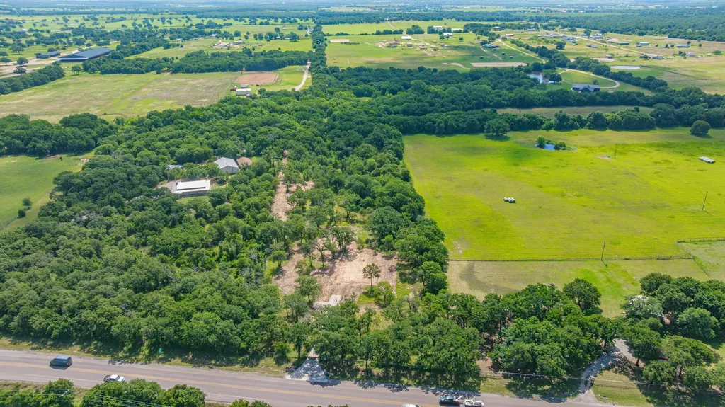 19715 S Highway 281 Santo TX 76472