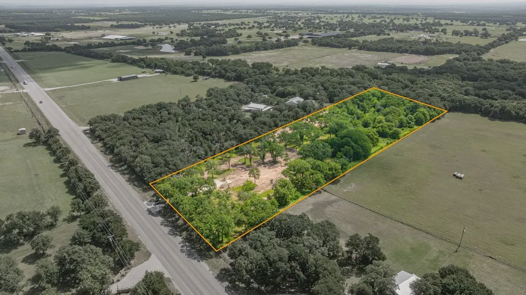 19715 S Highway 281 Santo TX 76472