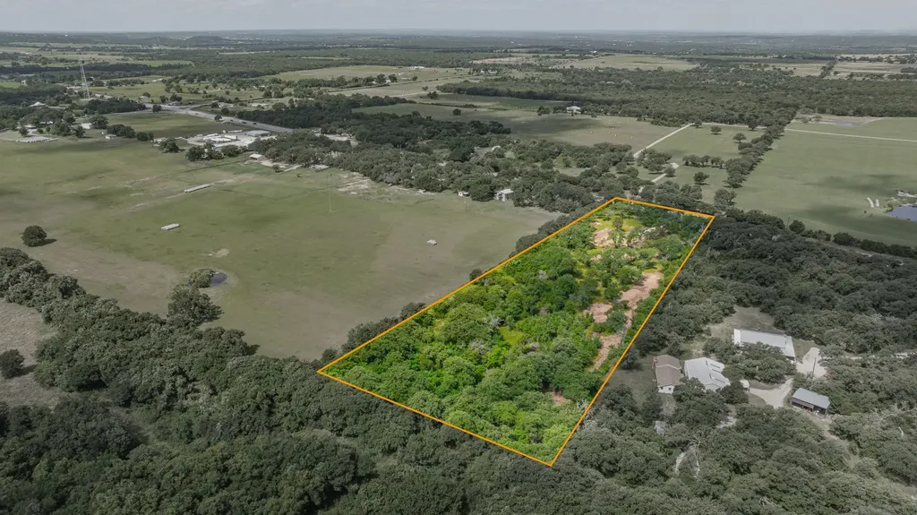 19715 S Highway 281 Santo TX 76472