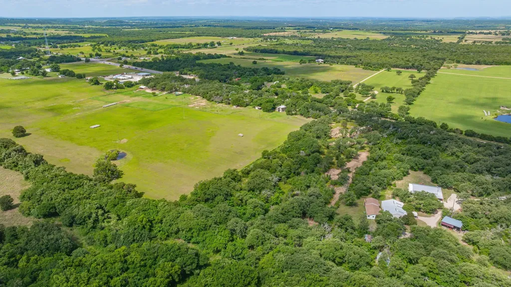 19715 S Highway 281 Santo TX 76472