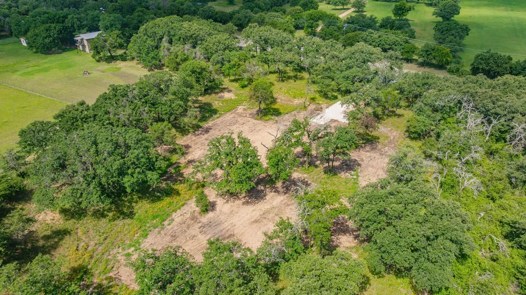 19715 S Highway 281 Santo TX 76472