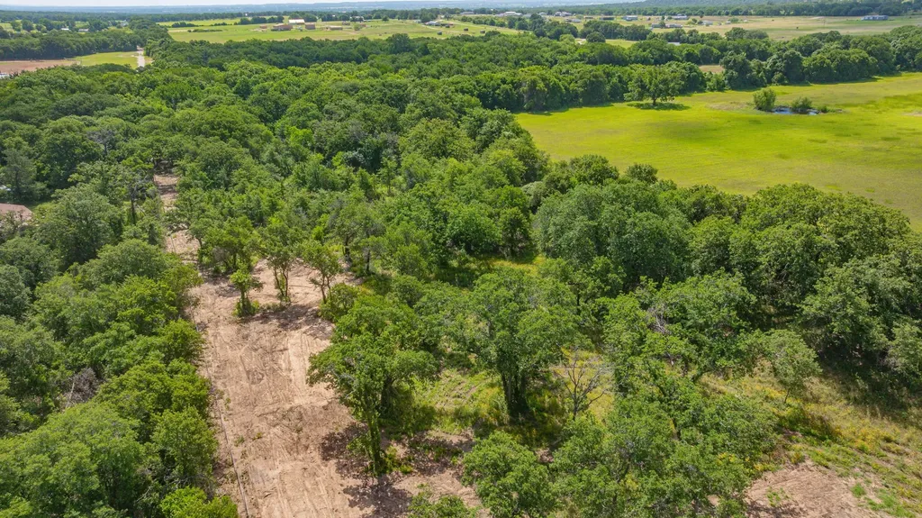 19715 S Highway 281 Santo TX 76472
