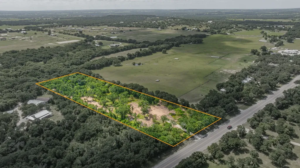 19715 S Highway 281 Santo TX 76472