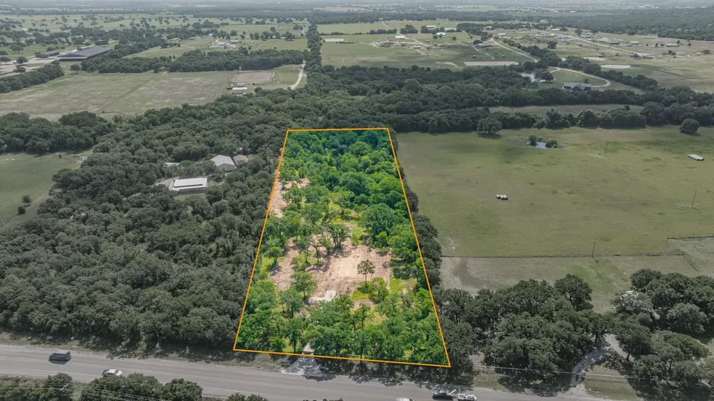 19715 S Highway 281 Santo TX 76472