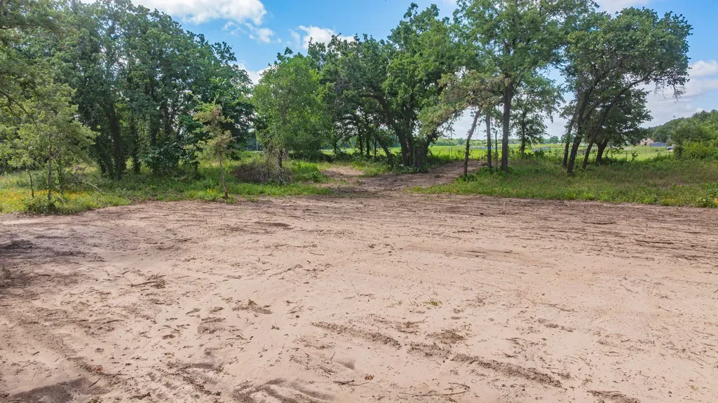 19715 S Highway 281 Santo TX 76472