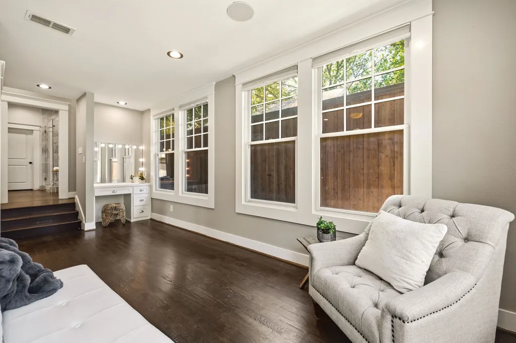 209 S Windomere Avenue Dallas TX 75208
