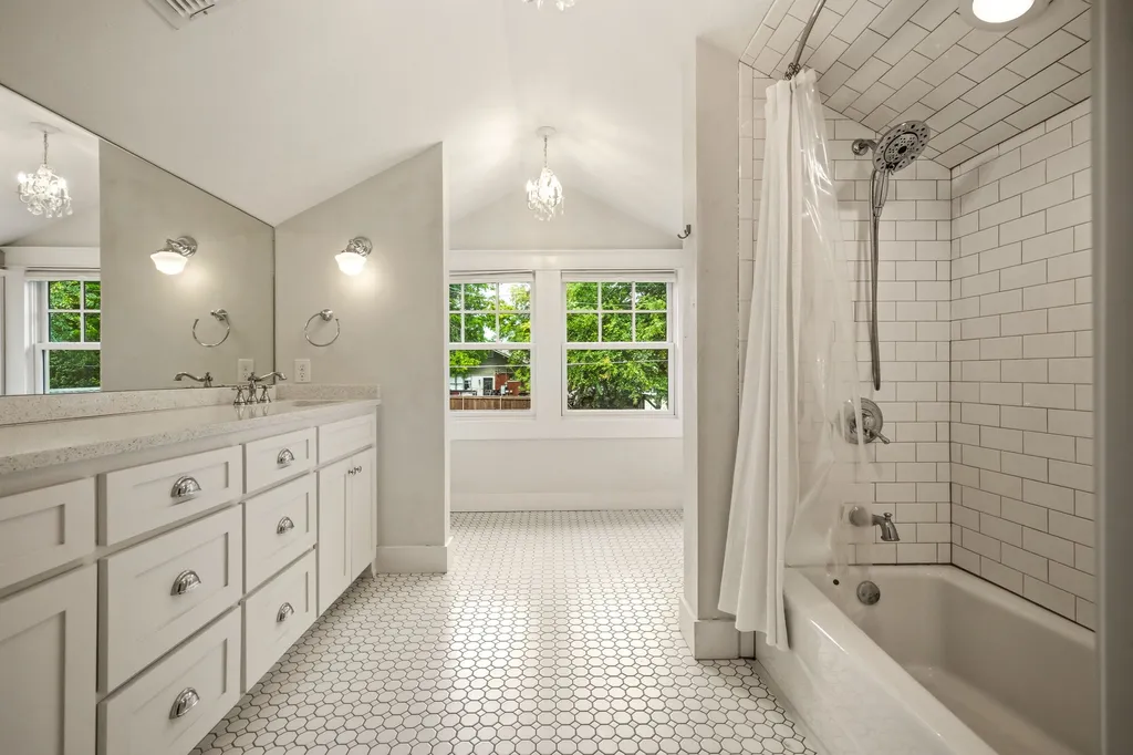 209 S Windomere Avenue Dallas TX 75208