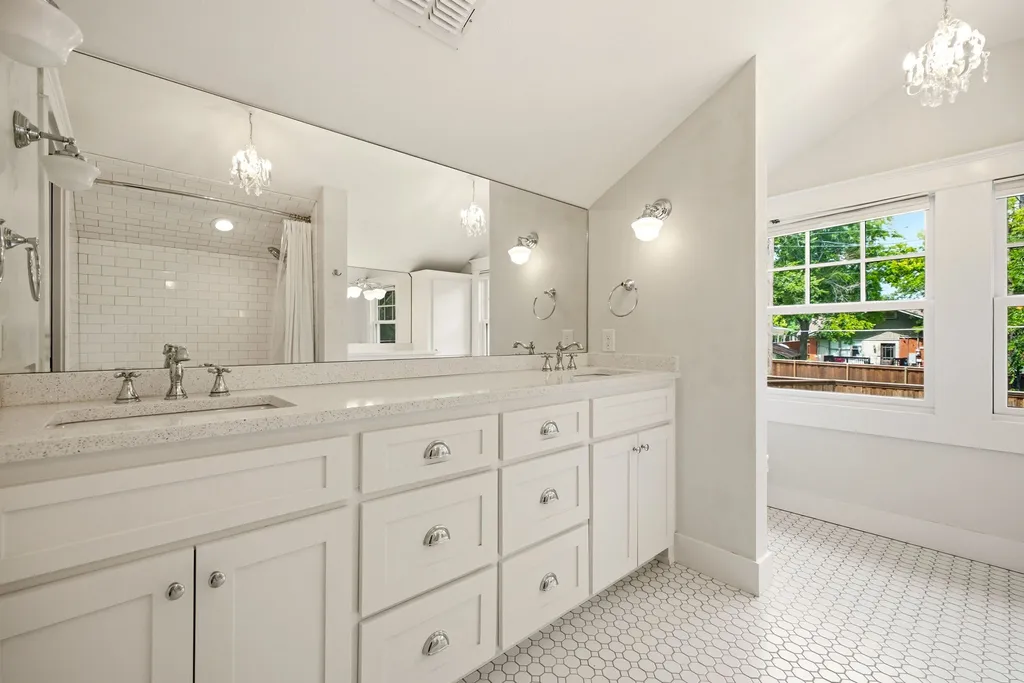 209 S Windomere Avenue Dallas TX 75208