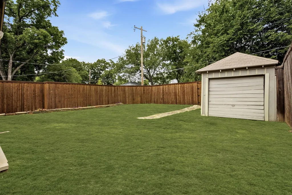 209 S Windomere Avenue Dallas TX 75208