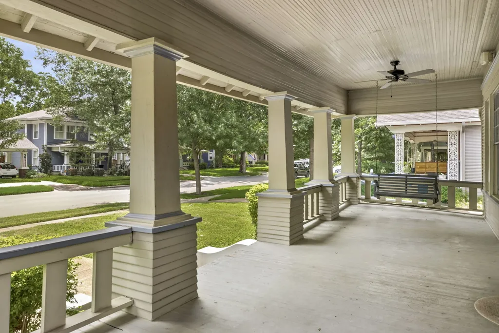 209 S Windomere Avenue Dallas TX 75208