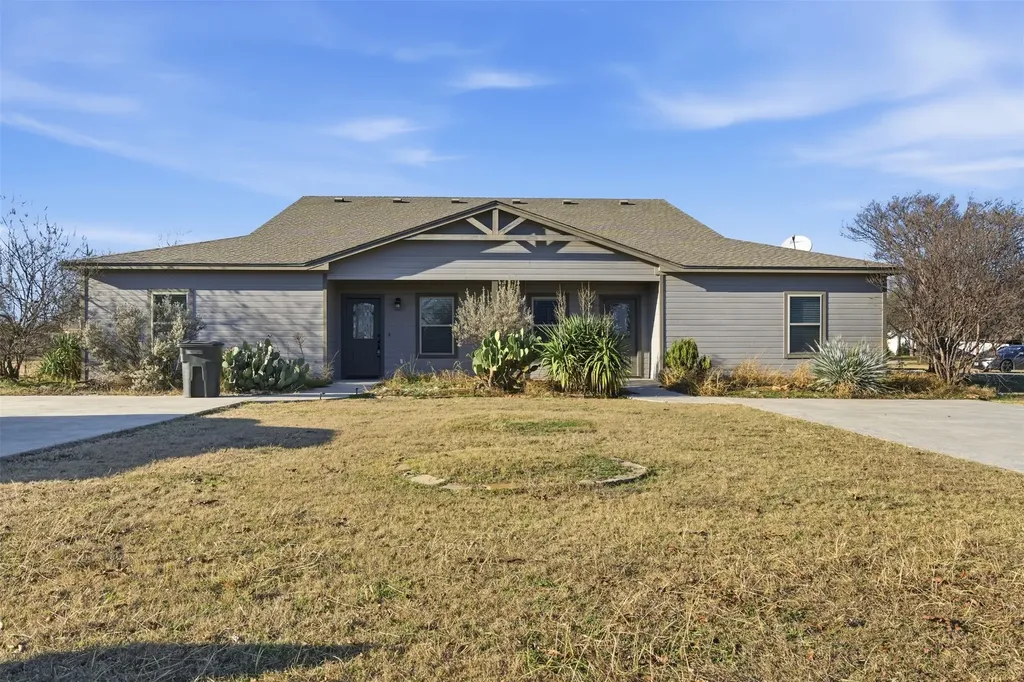 101 W Capps Street Rio Vista TX 76093