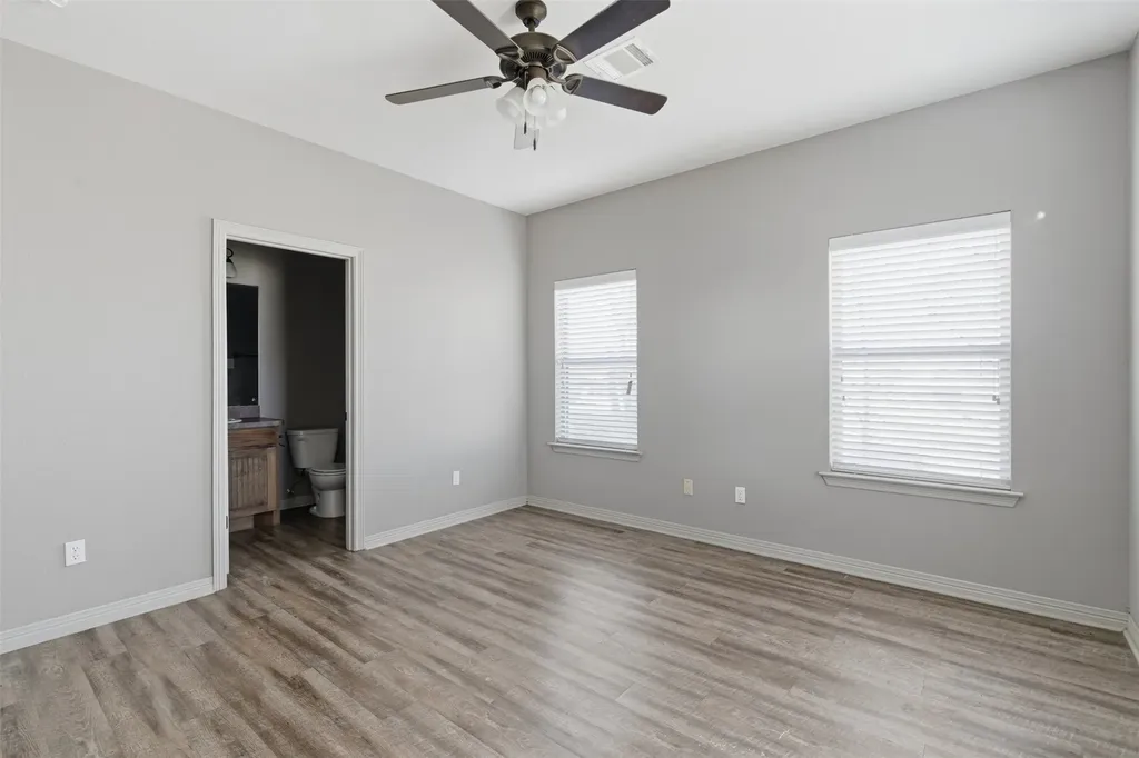 101 W Capps Street Rio Vista TX 76093
