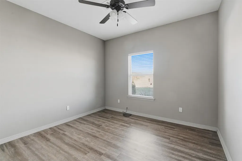 101 W Capps Street Rio Vista TX 76093