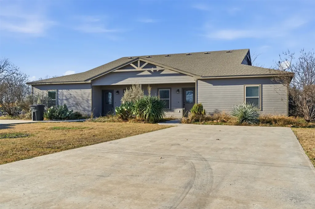 101 W Capps Street Rio Vista TX 76093
